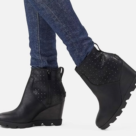 Sorel Joan Uptown Studded Waterproof Leather Booties - Black - W10.5 - Edgy Chic - Picture 10 of 12